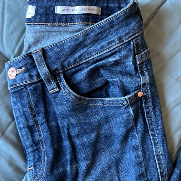 Guess Mid Rise skinny jeans - Picture 2 of 5